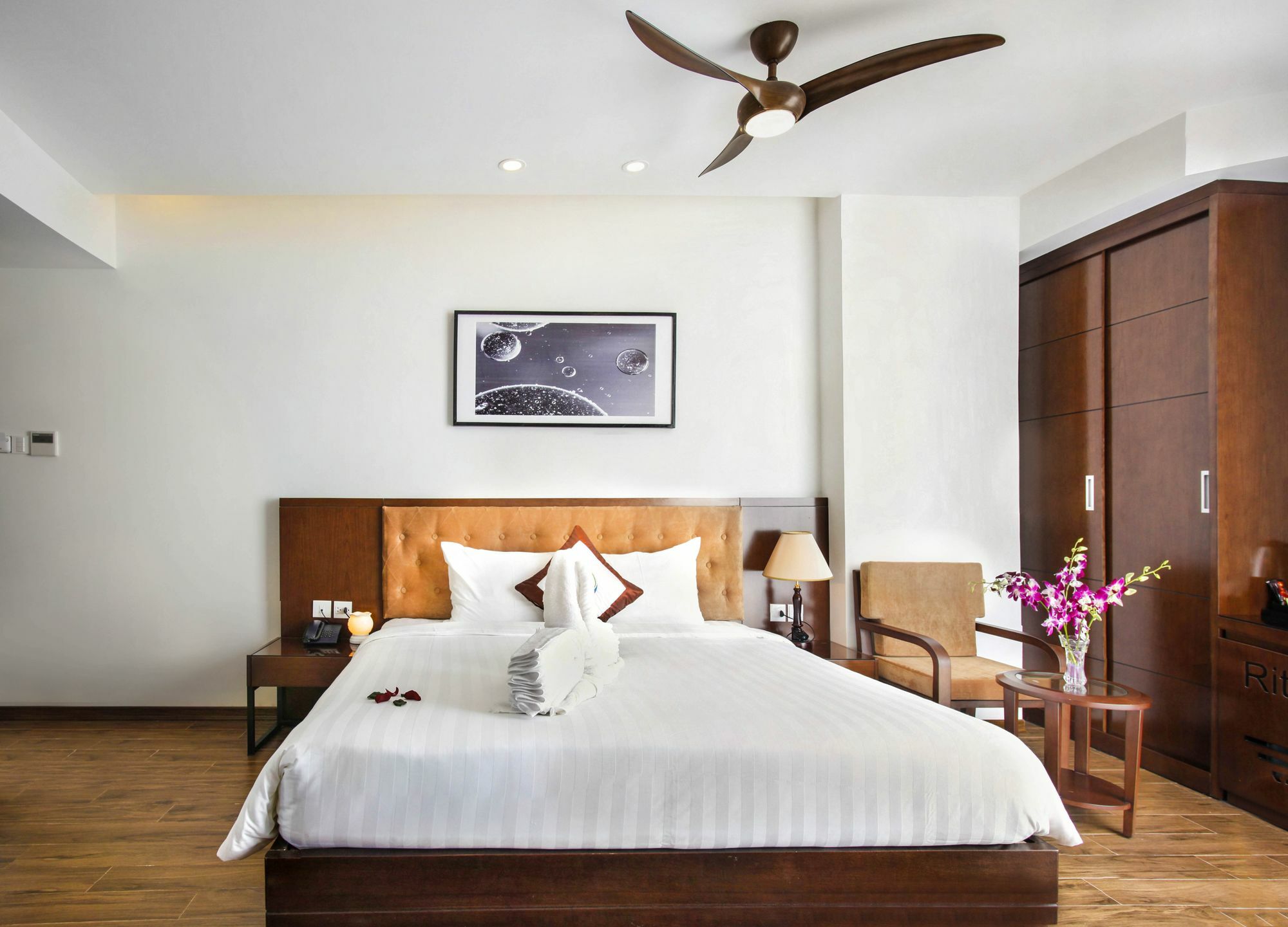 Khách sạn Ritzy Boutique