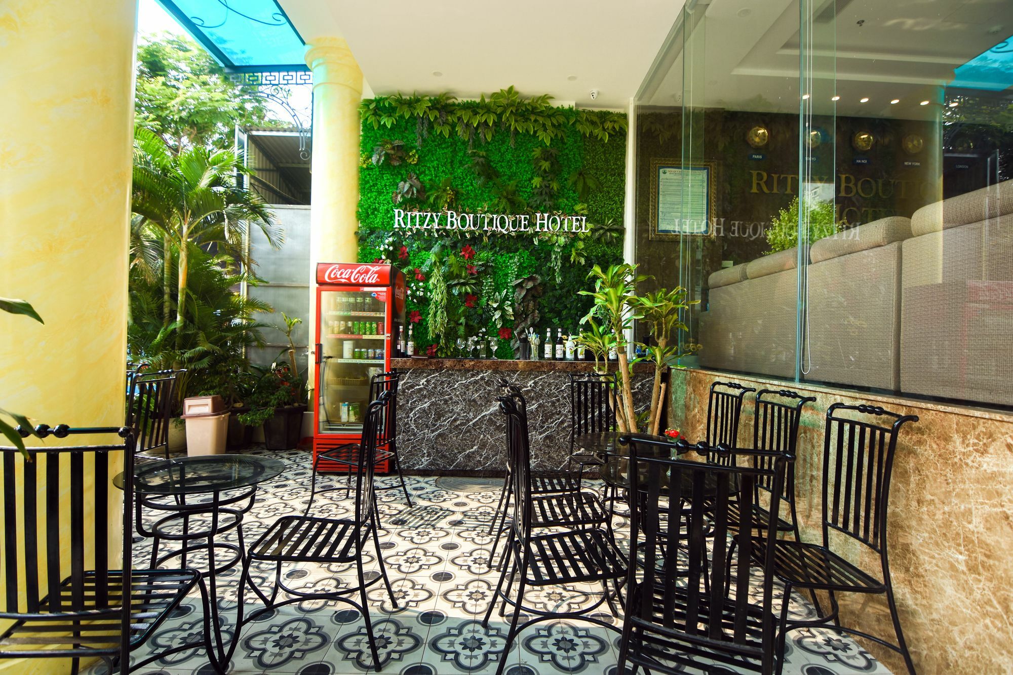 Khách sạn Ritzy Boutique 4*